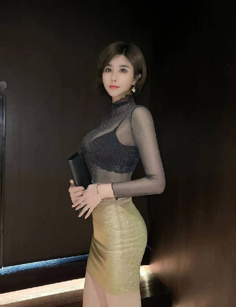 上海糖宝短发御姐长腿大咪各种神秘姿势