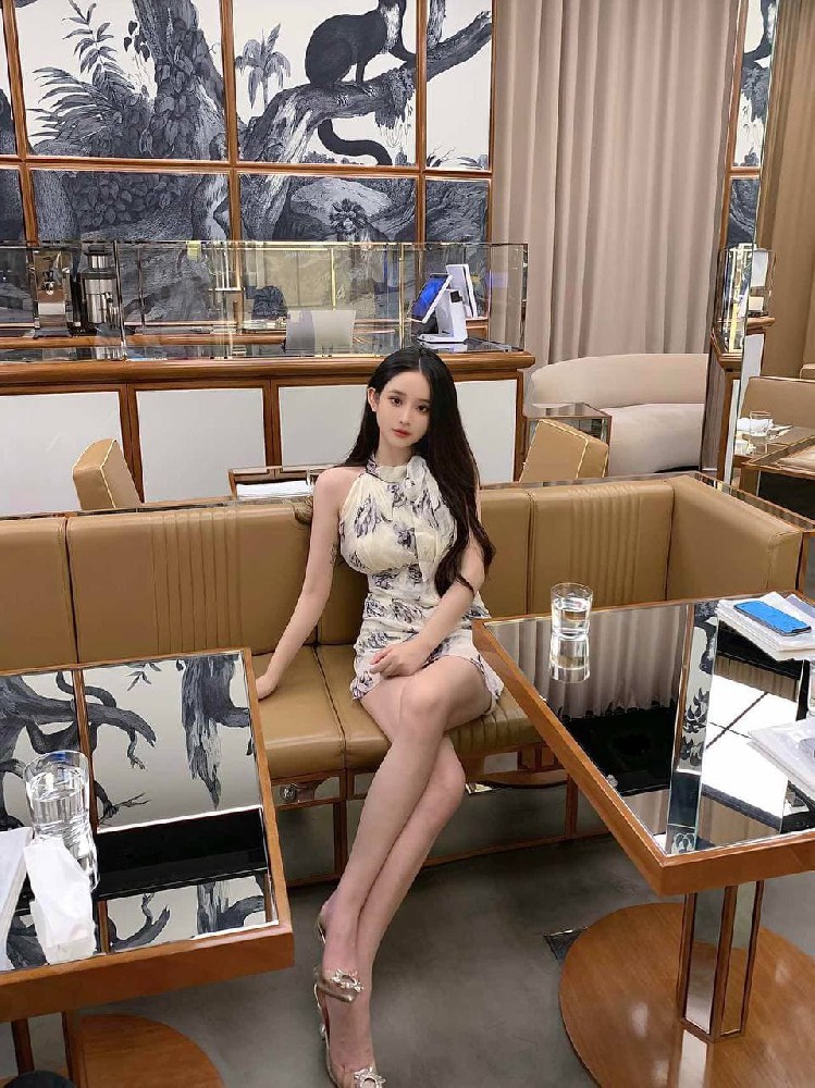 深圳南山玥玥纯欲𝐇𝐄𝐈𝐆𝐇𝐓177𝐁𝐔𝐒𝐓 ·D𝐀𝐆𝐄·22性感活泼形象氣質温柔体贴