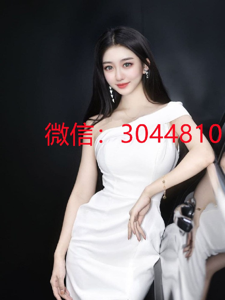 武汉车模菲儿172D，会四国语言，条件特别好，长腿细腰 蜜桃臀 南方姑娘