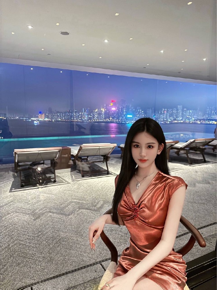 新加坡🇸🇬 新人首开C C 年龄Age22  01 • 𝐇𝐞𝐢𝐠𝐡𝐭 身高/ 170 胸围Bust：真C •穿着洋气 优雅知性feel