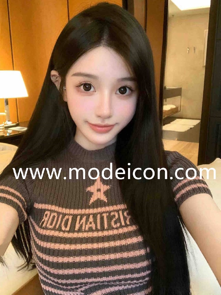曼谷外围女170-03-C，白小纯学生  真实在校艺术生 真实03年 身高170 体重46kg c 常年健身细腻紧致 臀马甲线性格温柔可爱
