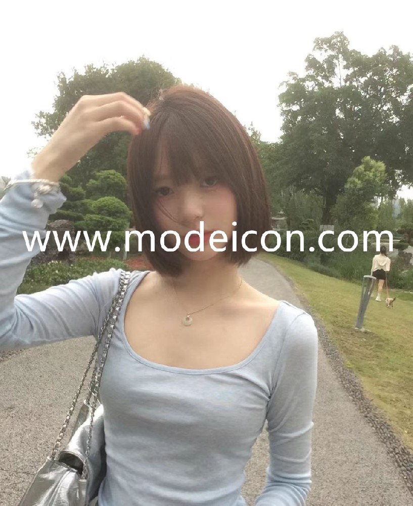 吉隆坡外围女05年170 C  2023.2024 Chinajoy 真实show girl  满满少女感 真实在校 偶尔兼职赚零用 高挑纤细筷子腿 圈外纯新人第一次下水 只接预约单