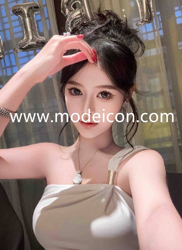 伦敦外围女 走秀平面模特兼职 Height:170 Bust:D Weight:90超白嫩 ·超级嗲温柔完美女友类型·A4腰   身材比例完美  清纯大方 · 又纯又御  