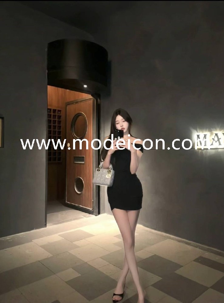 温哥华外围女圈外极品韩系御姐  Bust/真实D 臀围/106 Weight体重/h00 职业/FOCUSModels签约模特  前凸后翘口一绝身体柔软解锁各种体位 大牌谈吐气质一流 真实178模特A4腰筷子腿